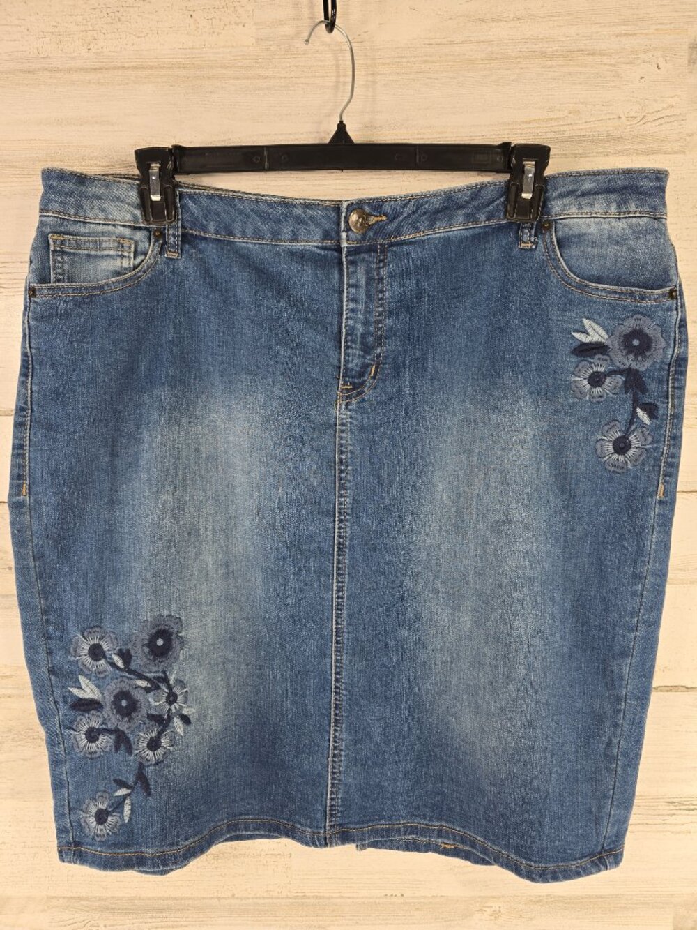 WESTPORT 1962 Jean Skirt Women's Size 16 Denim Cotton Rayon Spandex -Embroidered